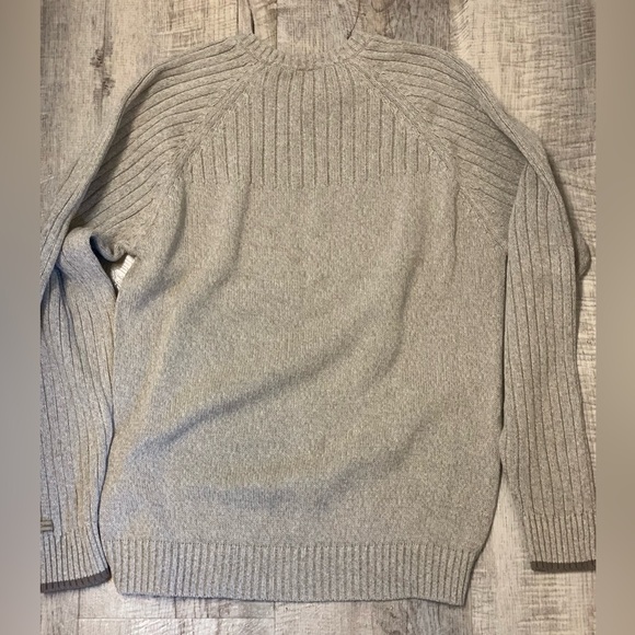 Men’s Columbia crewneck size medium 100% cotton tan color long sleeve - Picture 2 of 5